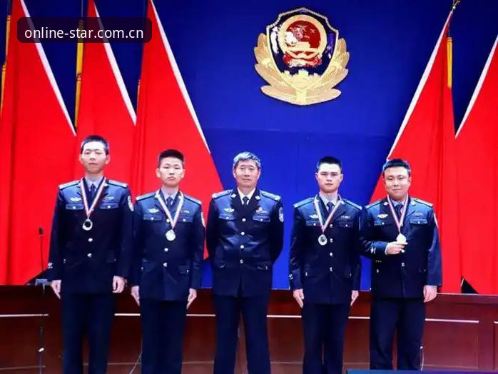世界杯安保方案缩减深度分析：从40人到3人的警务配置变化与技术支撑体系全面解析